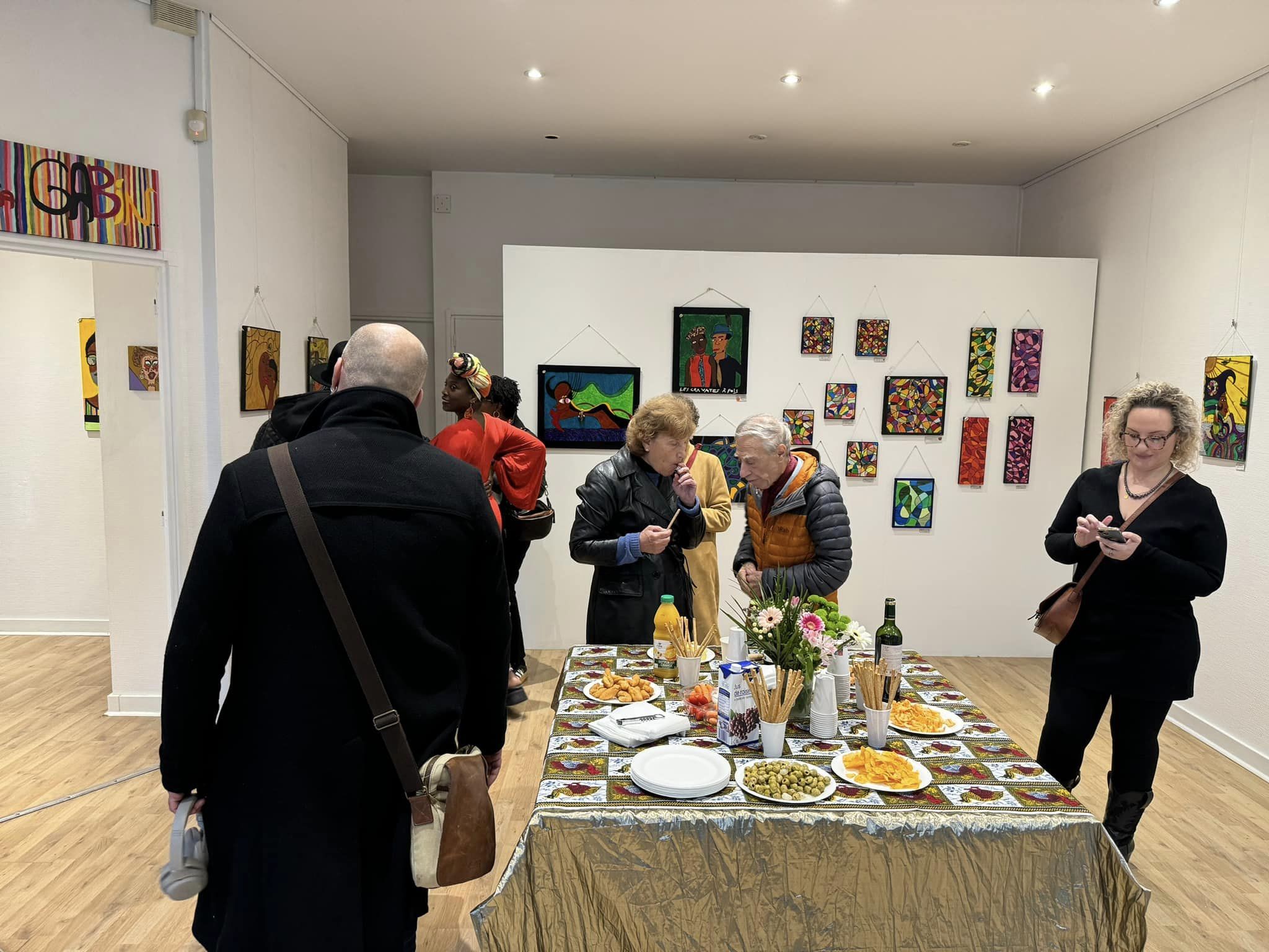 Vernissage d’exposition “La vie ne vaut d’être vécue sans couleurs” L